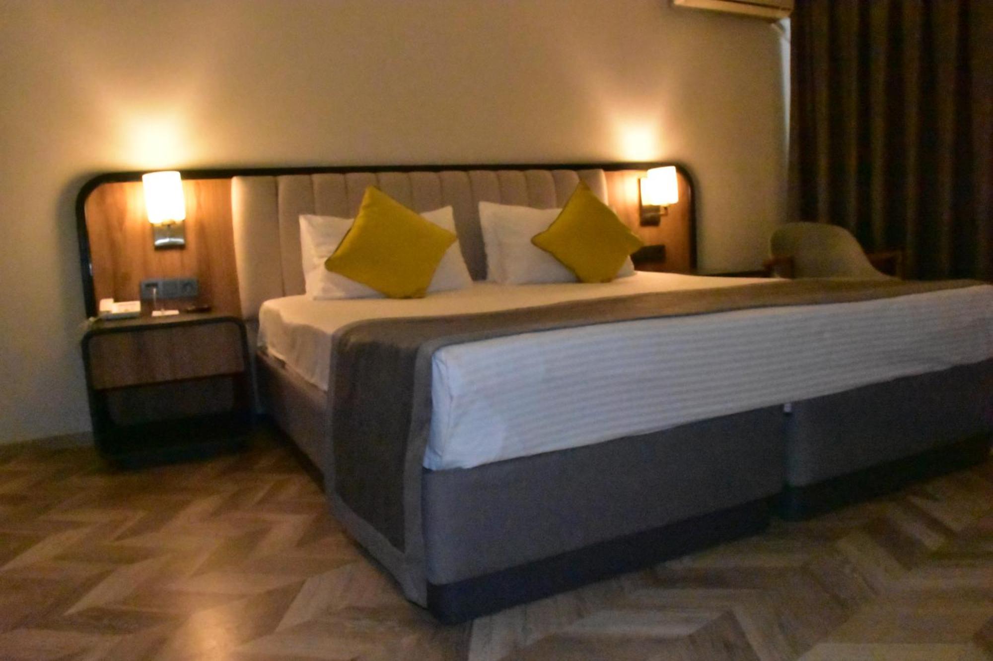 Uk Ankara Hotel Eksteriør billede